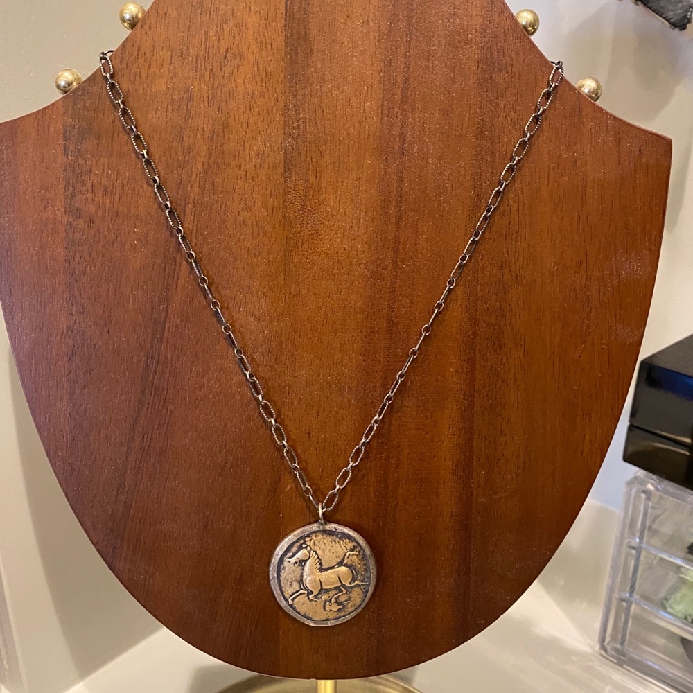Pendant necklace